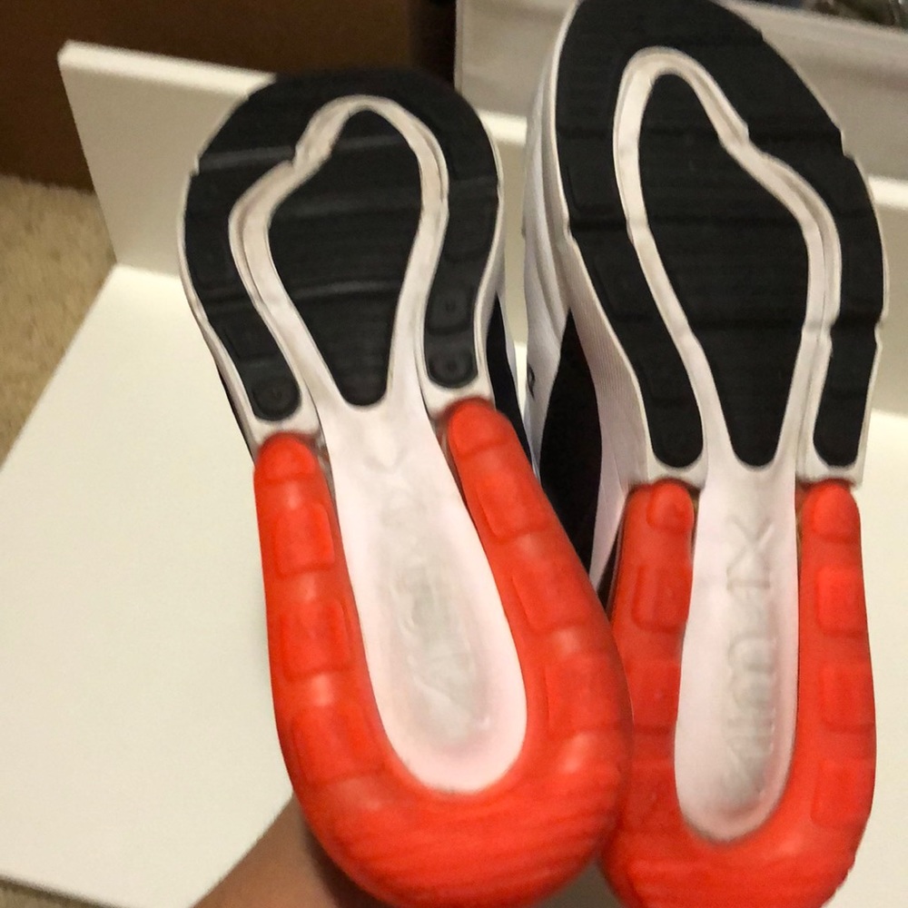 Nike Air Max 270 - Picture 6 of 8